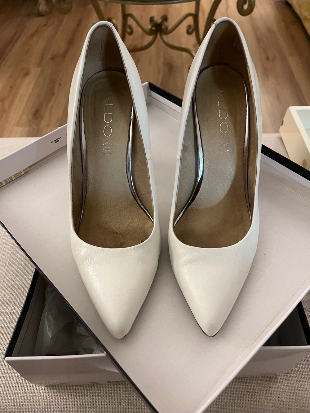 Aldo White Pointed-Toe Leather Heels with lucite heel. Size 8 B